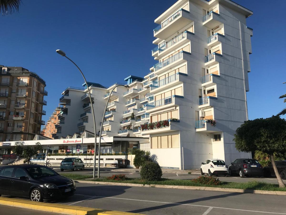 Majson Ej Appartement Civitanova Marche Buitenkant foto